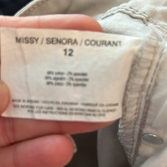 Bandolino Capris - Picture 5 of 7